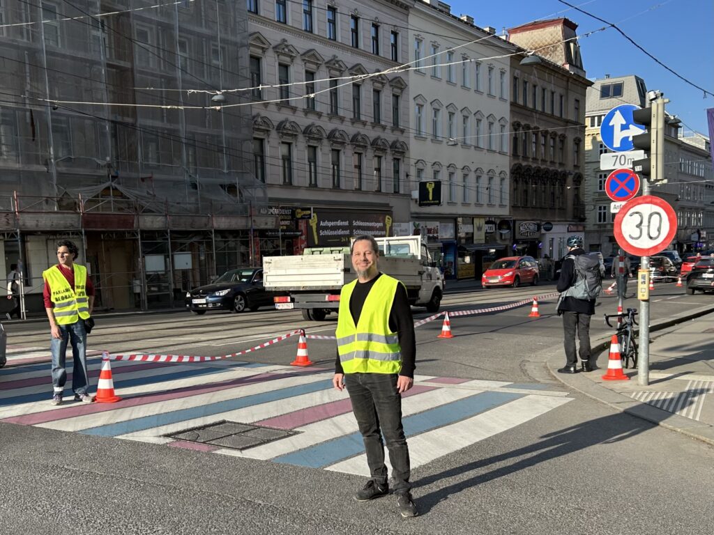 Pop-Up-Radweg der Partei Links auf der Wallensteinstraße